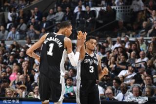 我们期待他 我们期待他