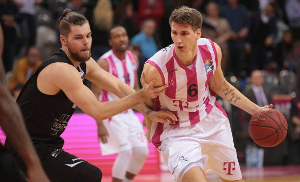 差距的低谷 差距的低谷